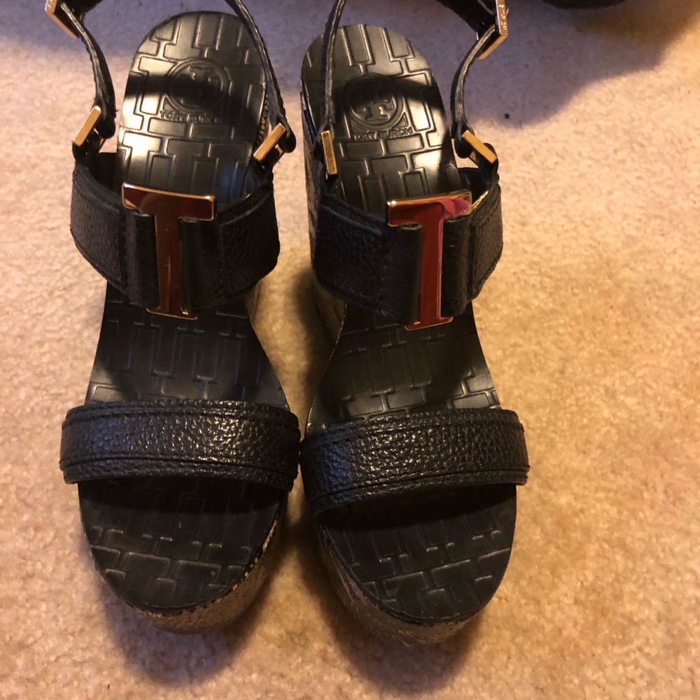 Tory Burch Wedge Angeline snakeskin sandal sz 7